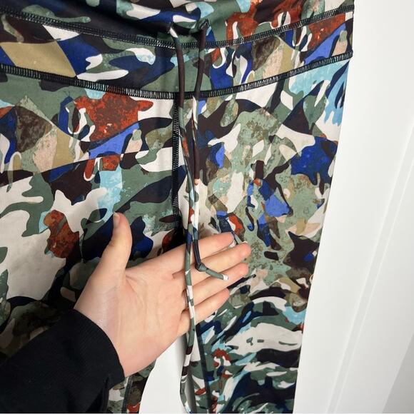 Free People FP Movement Daybreak Camo Print Mesh Drawstring Leggings Size XS - Picture 4 of 8